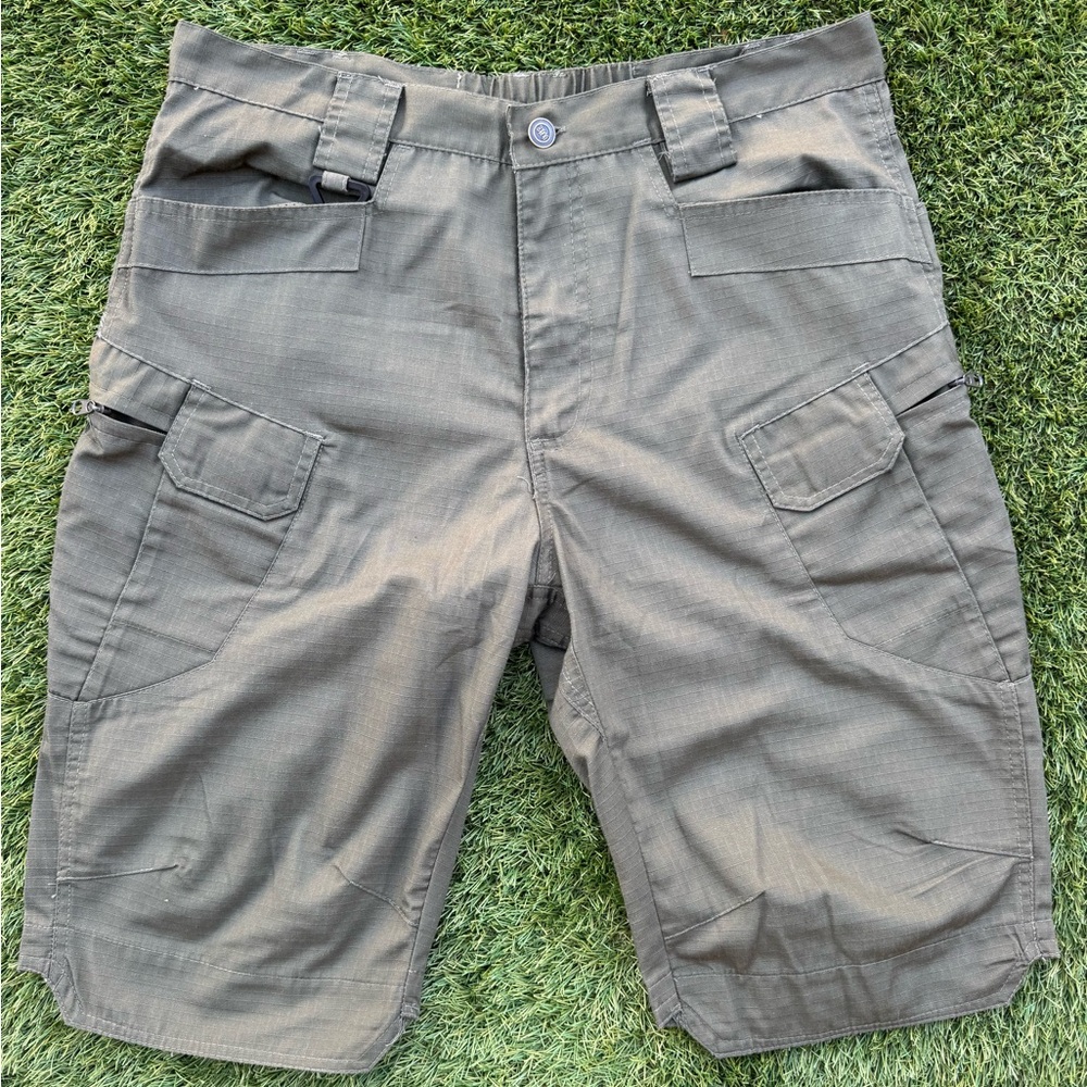 Men's Olive Green Cargo Shorts